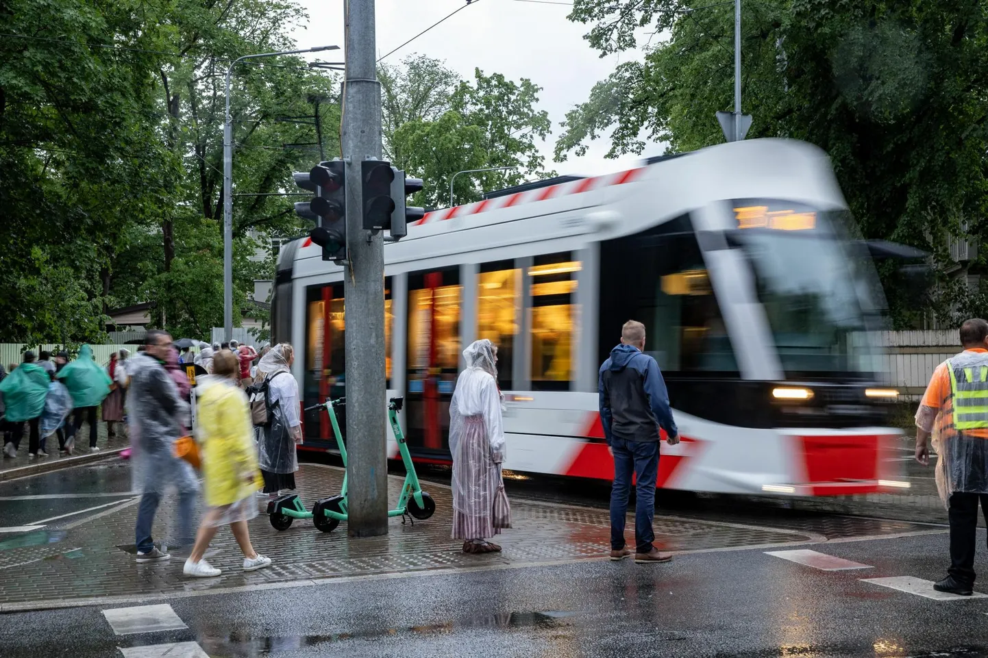 XIII Noorte laulupeolt kojuminejad.