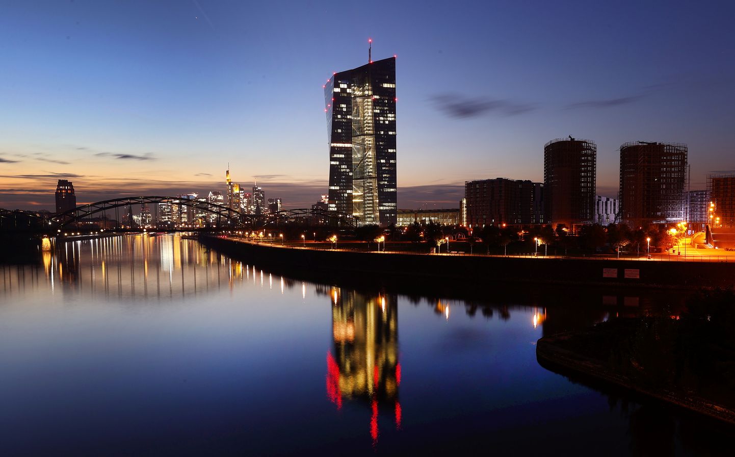 Investorite pilgud pöörduvad neljapäeval Euroopa Keskpanga pilvelõhkujast tulevale sõnumile