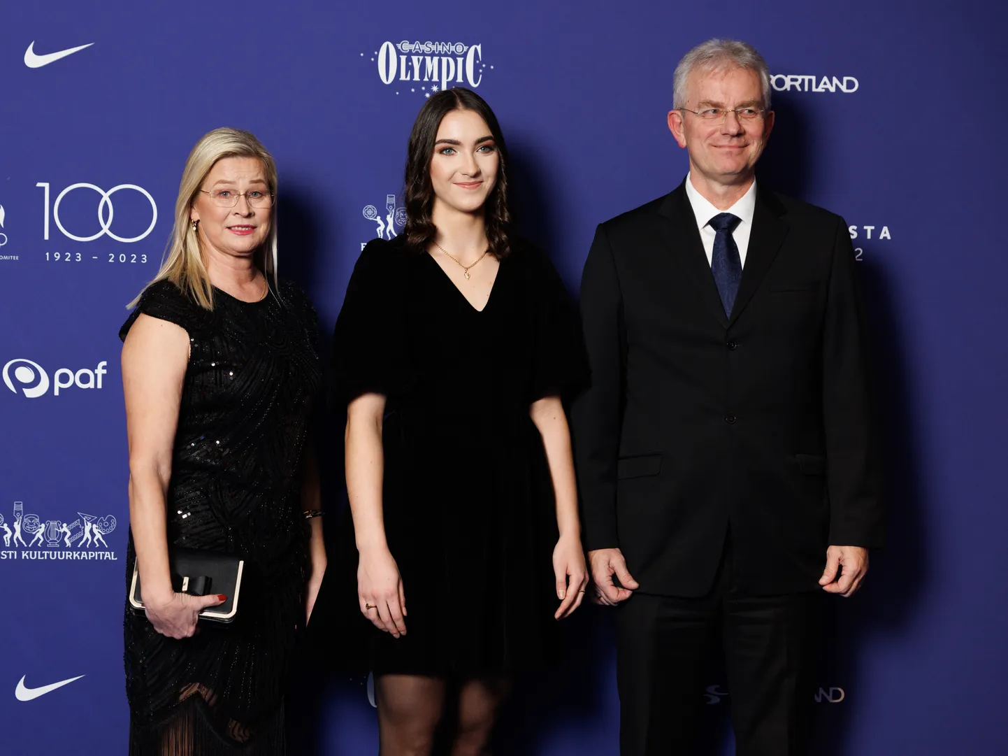 Vasakult: Kersti Viru, Karmen Bruus ja Mehis Viru 2022. aasta lõpus «Spordiaasta tähtede»  galal.