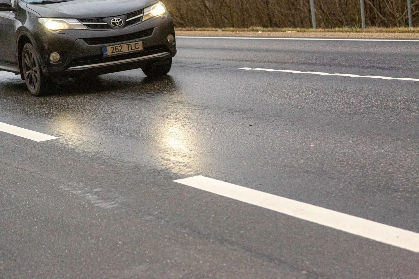 Teedel võib olla libedaid kohti.