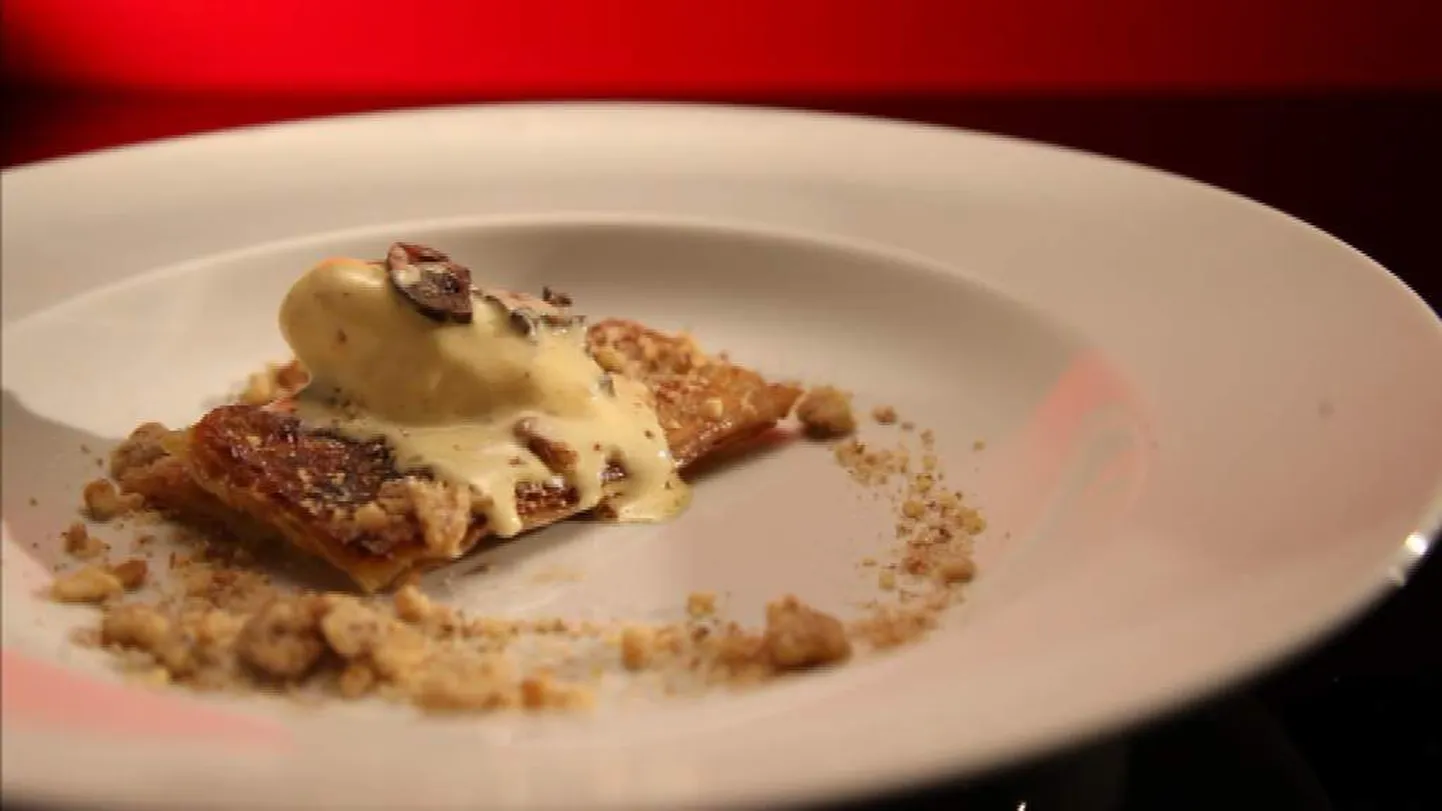 Küprose pannkoogid vaniljejäätisega