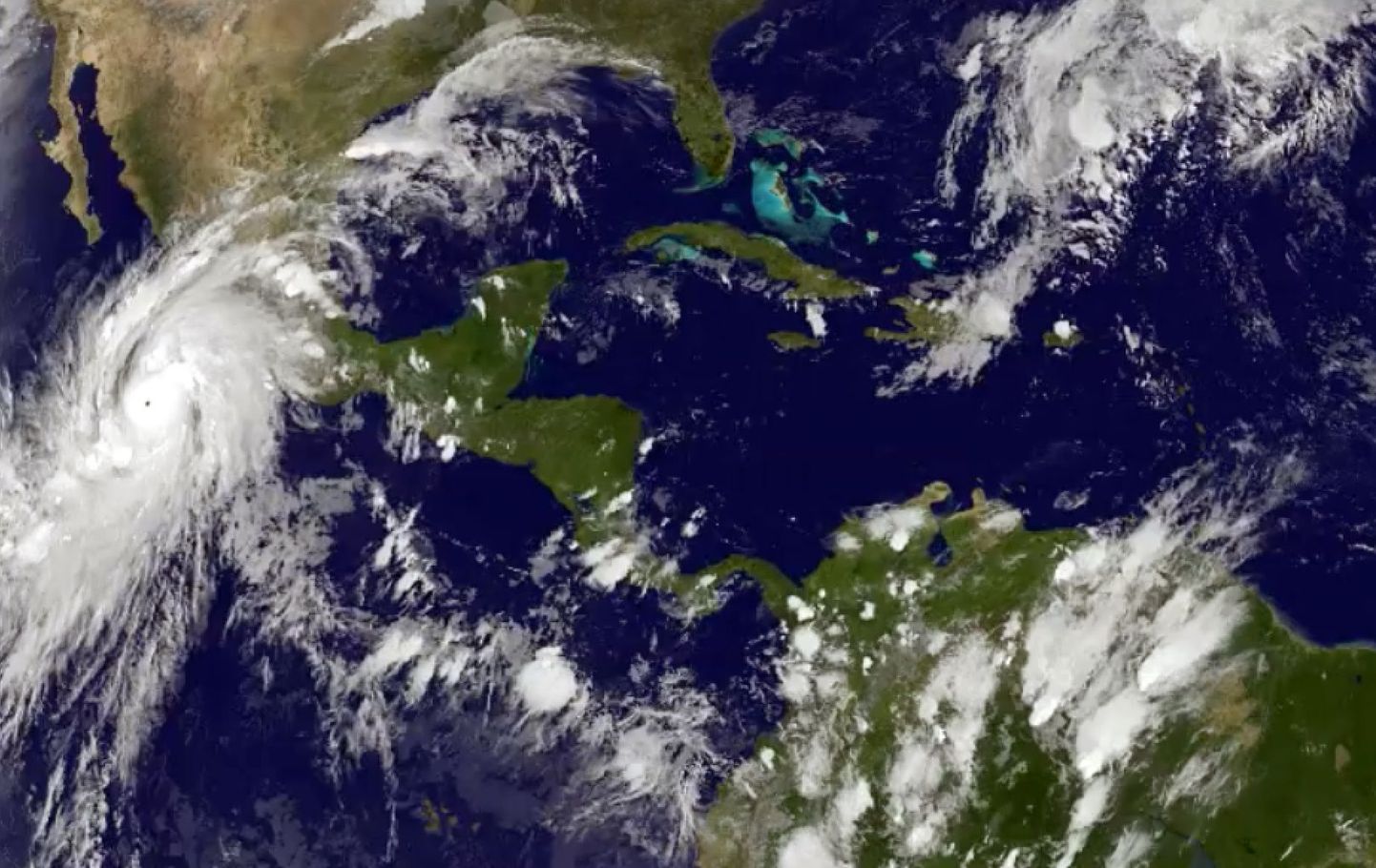 Снимок урагана "Патрисия" со спутника NASA.