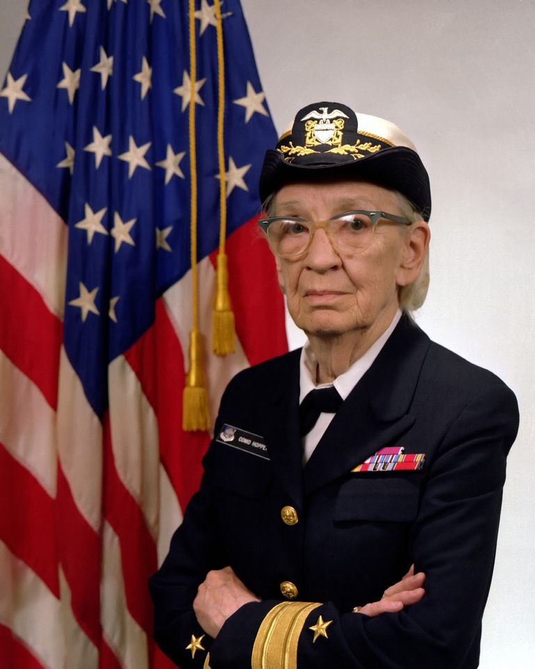 Admiral Grace Hopper on programmeerimiskeel COBOLI vanaema.