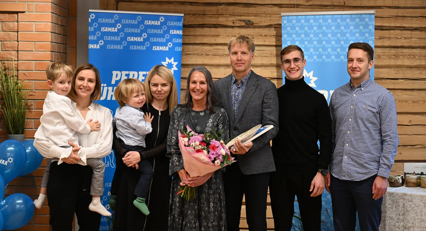 Põlva abivallavanem ja sporditreener Arne Tilk koos oma perega.