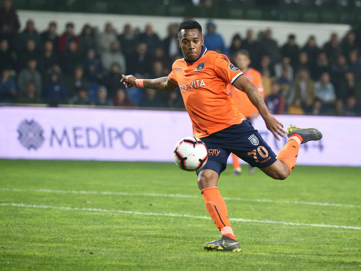 Istanbuli Basaksehiri särgis jäi Robinho saldoks 43 kohtumist ja 4 väravat.