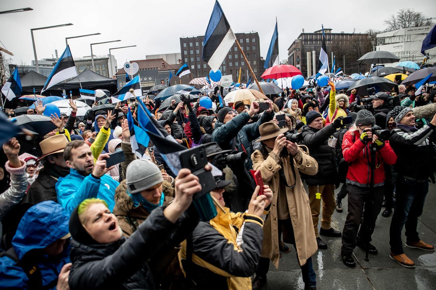 SAPTKi korraldatud piirangutevastane meeleavaldus laupäeval Tallinnas Vabaduse väljakul.