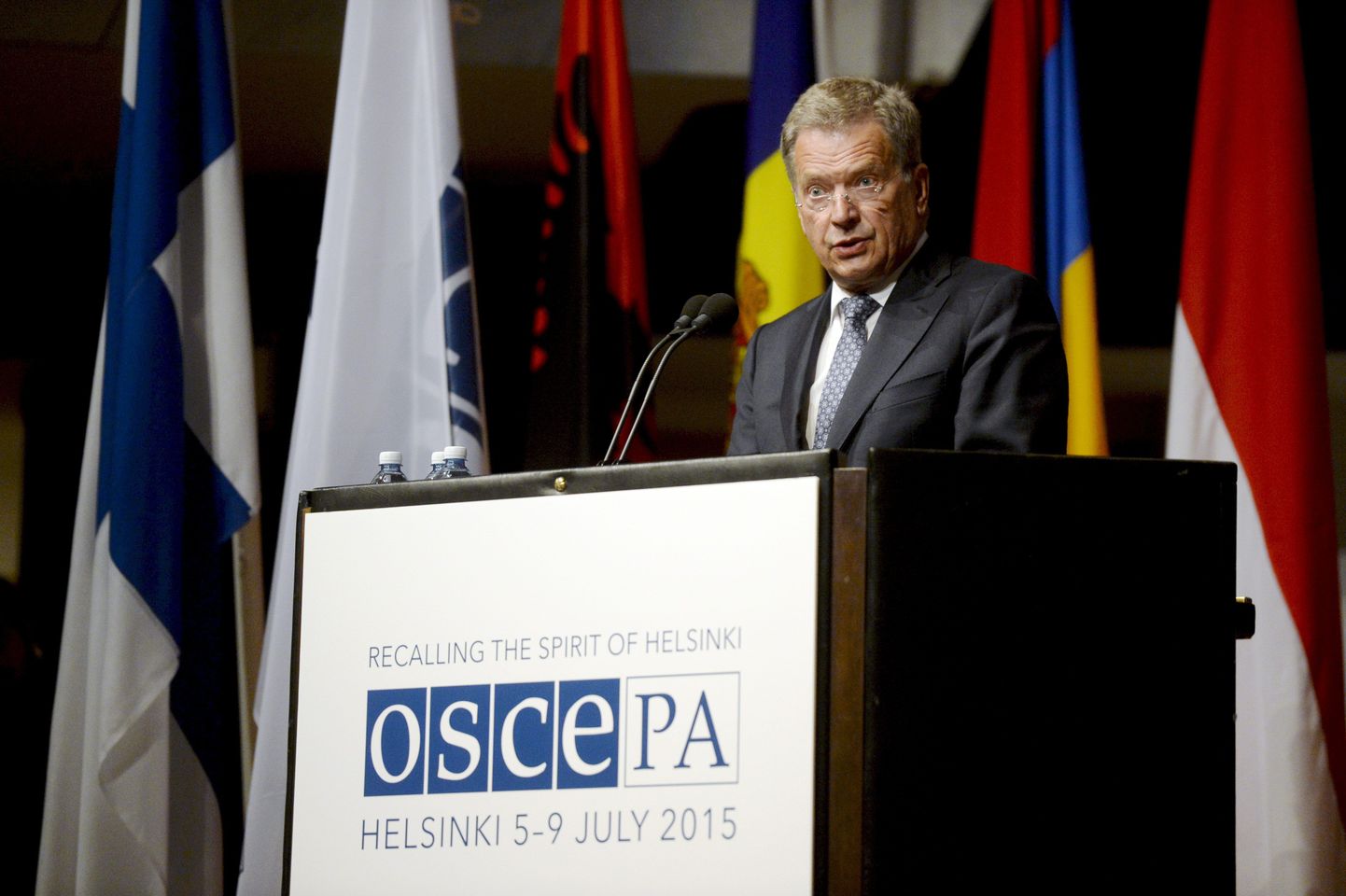 Sauli Niinistö kõnelemas OSCE PA avamisel