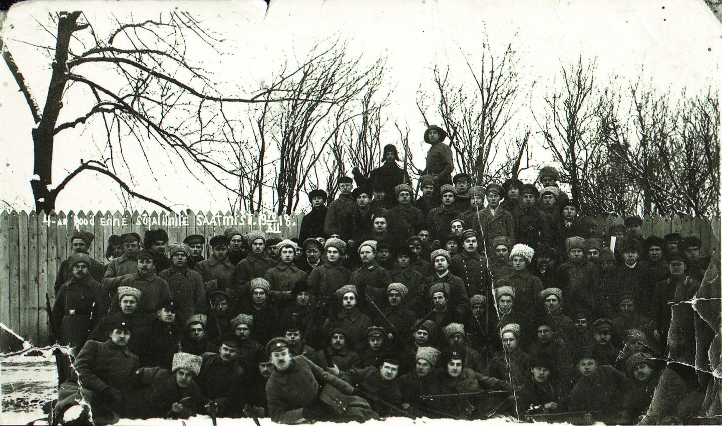 2. Jalaväepolgu 4. rood enne sõjaliinile saatmist.