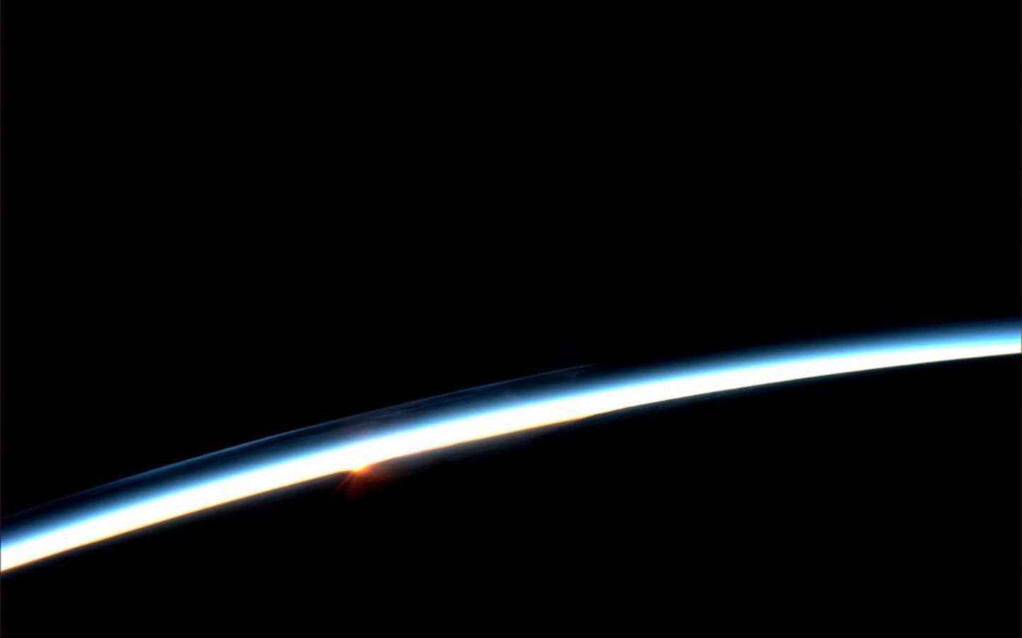 Päikesetõus vaadatuna Rahvusvahelisest Kosmosejaamast
