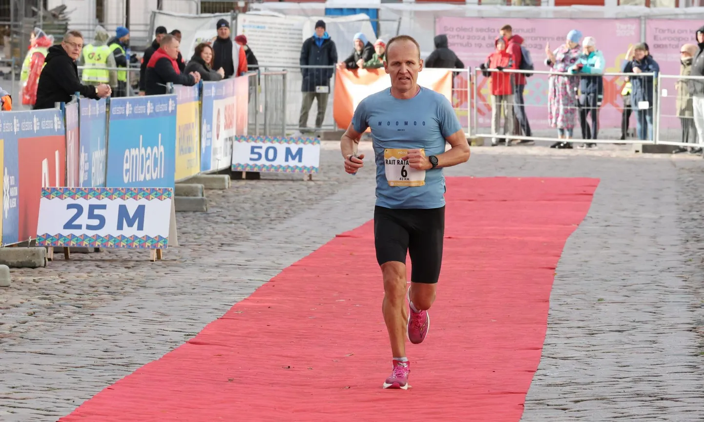 12. Tartu linnamaratoni pikal distantsil 3. koha saavutanud Rait Ratasepp.