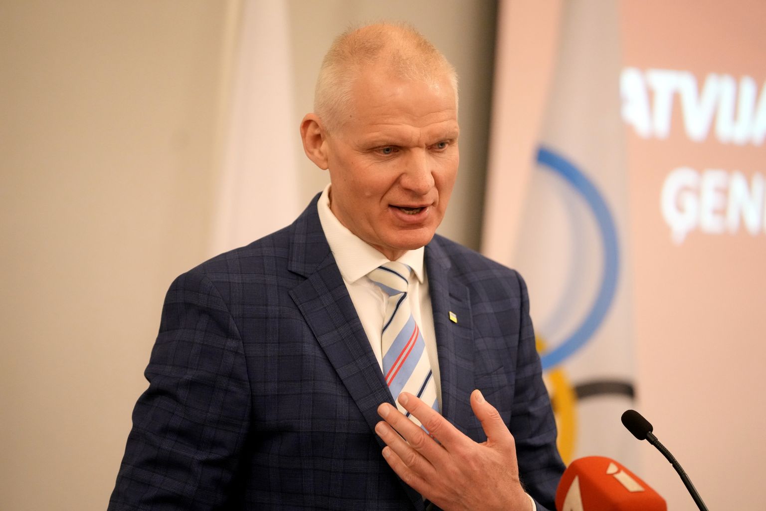 Latvijas Olimpiskās komitejas prezidents Žoržš Tikmers  piedalās Latvijas Olimpiskās komitejas asamblejā.