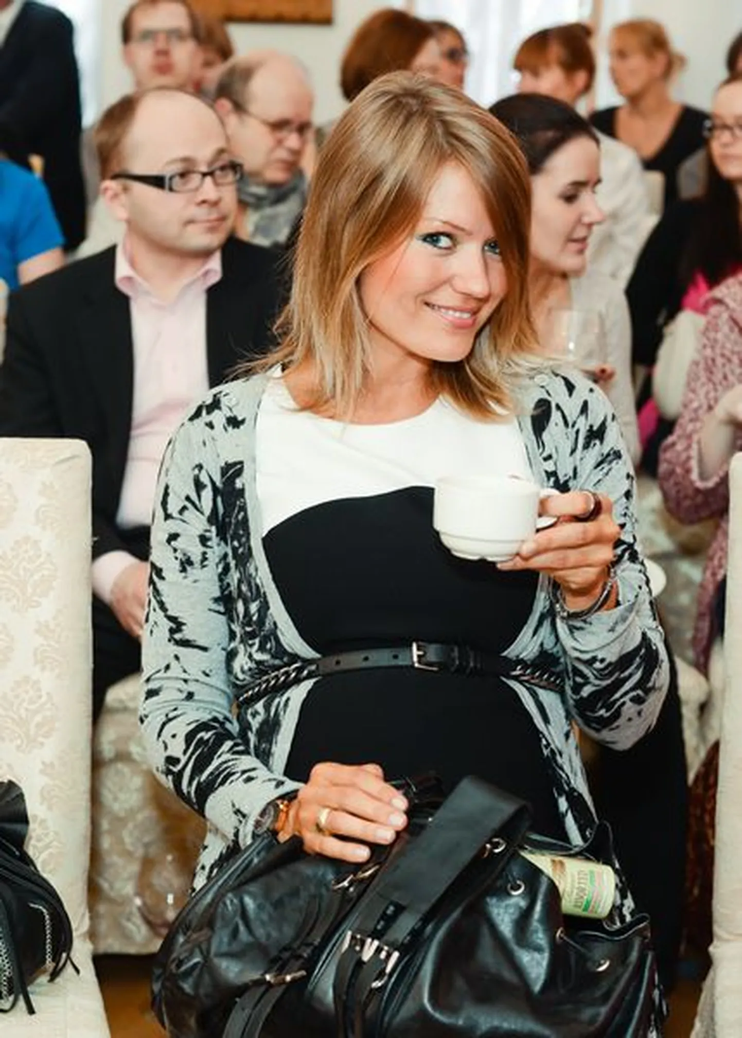 Katrin Siska.