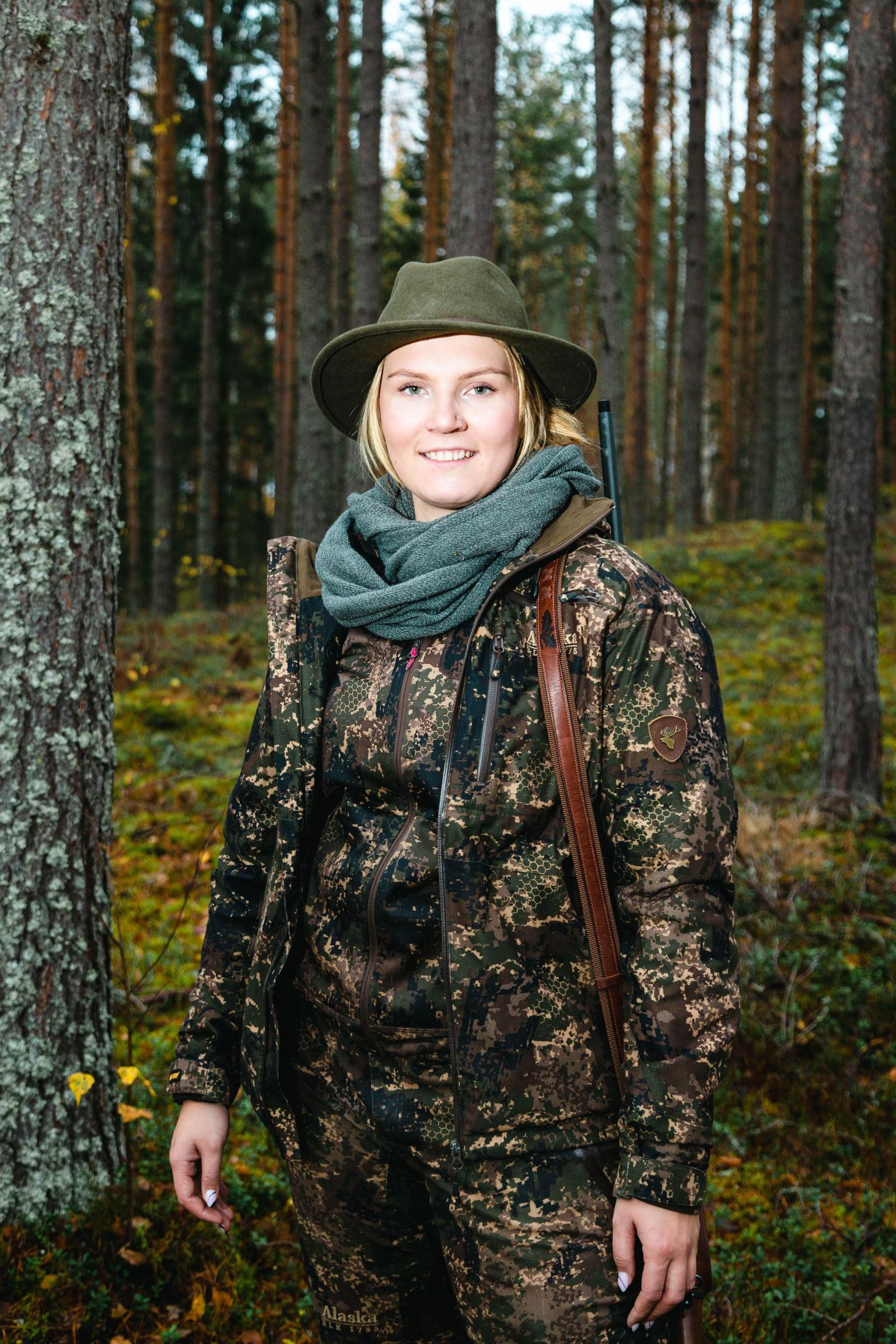 Püss selga ja metsa minek! Naiskütt Eliise-Mariin Sepp ütleb, et jaht on talle nii põnev ja kaasakiskuv.