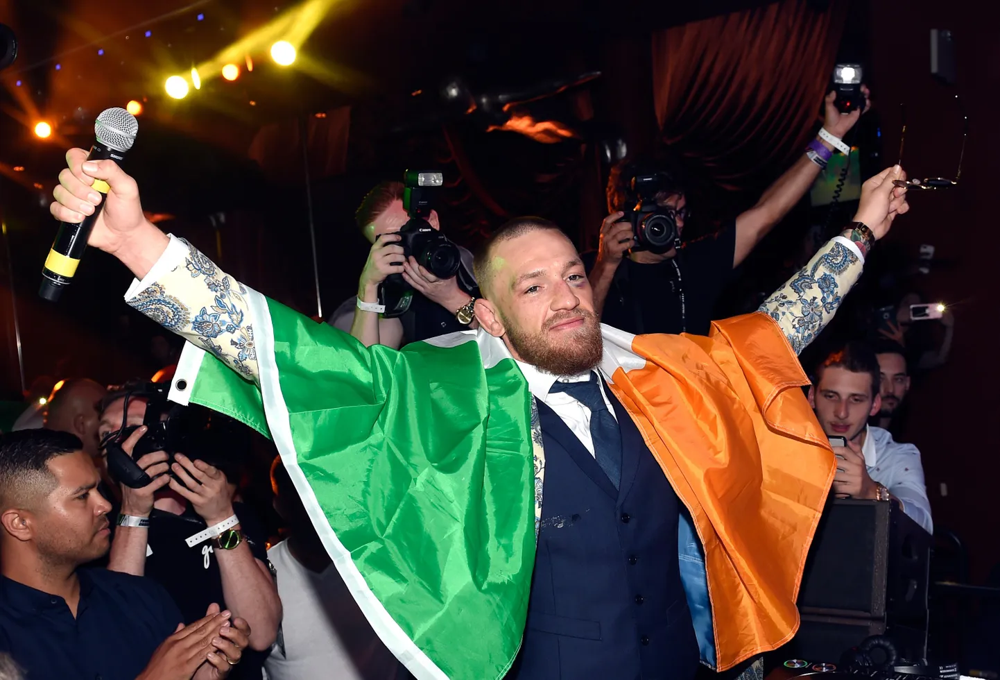 Conor McGregor peab ühe tiitlivöö meenutama.