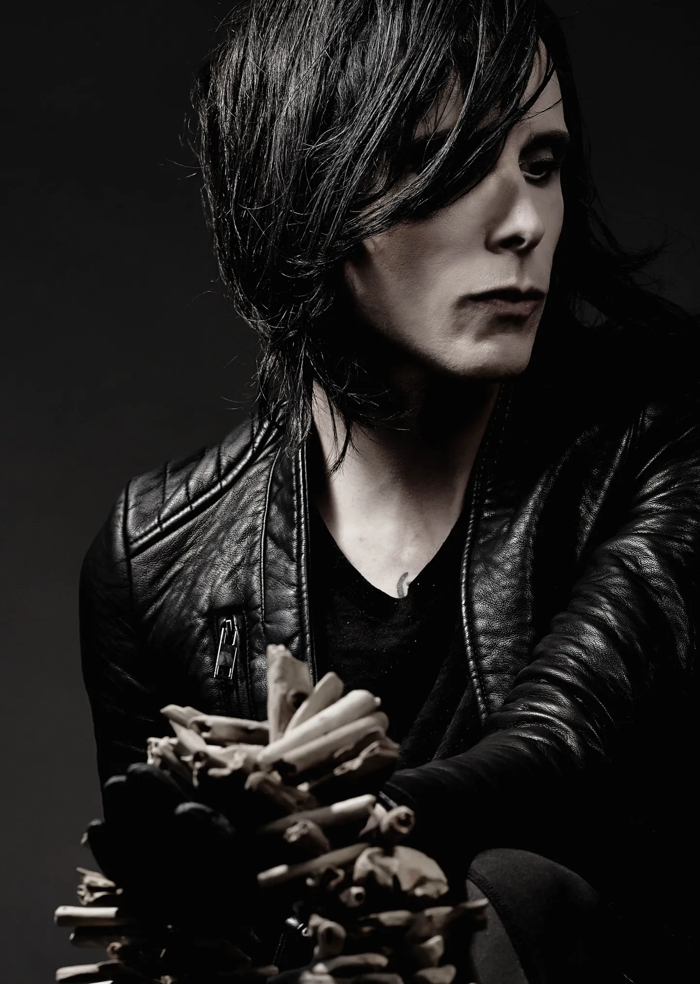 Briti laulja, multi-instrumentalist ja videokunstnik Chris Corner annab koos oma bändiga IAMX Eestis kontserdi