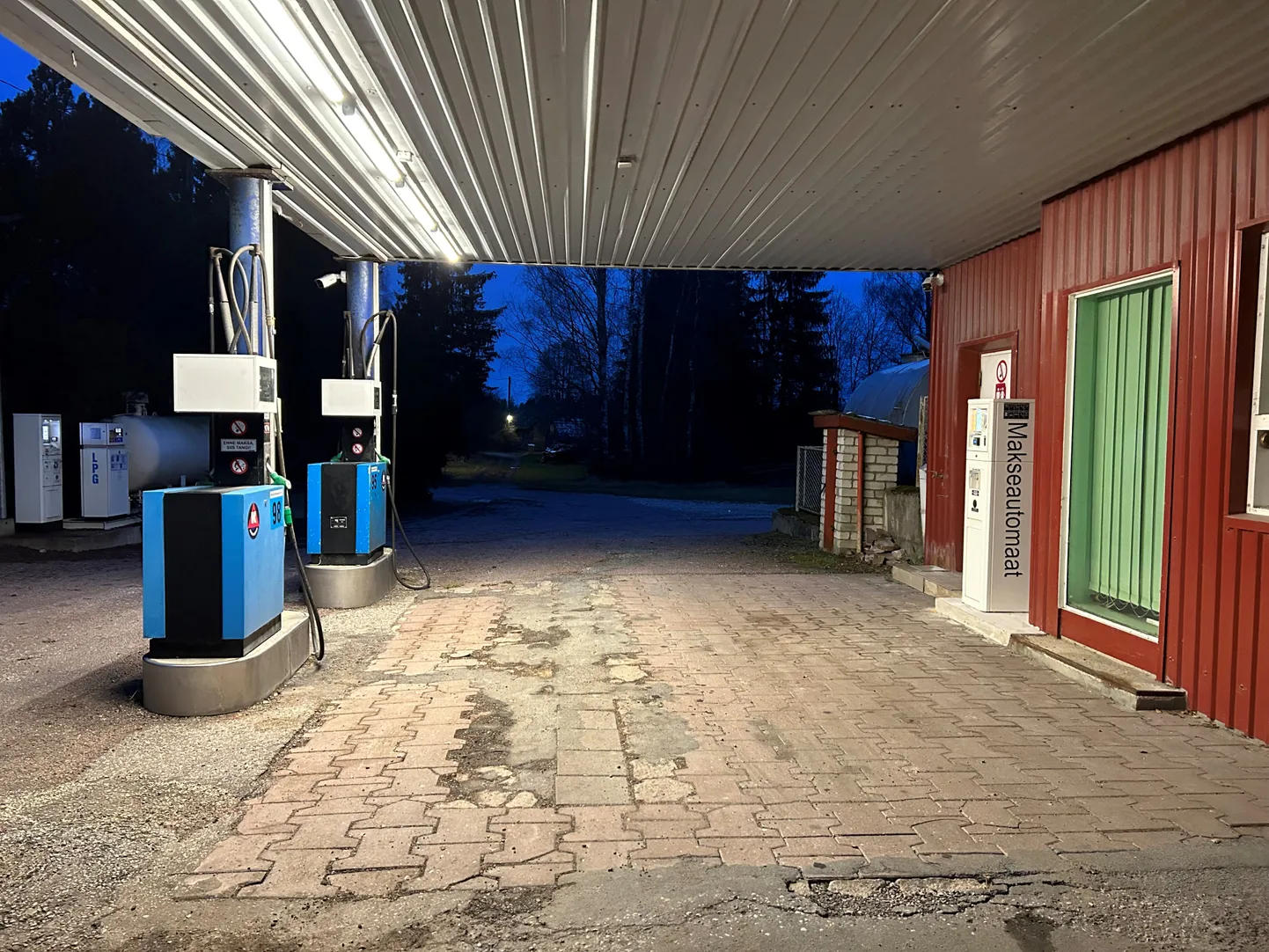 Veidi enam kui aasta tagasi suletud Anna tankla avas end taas tankimiseks.