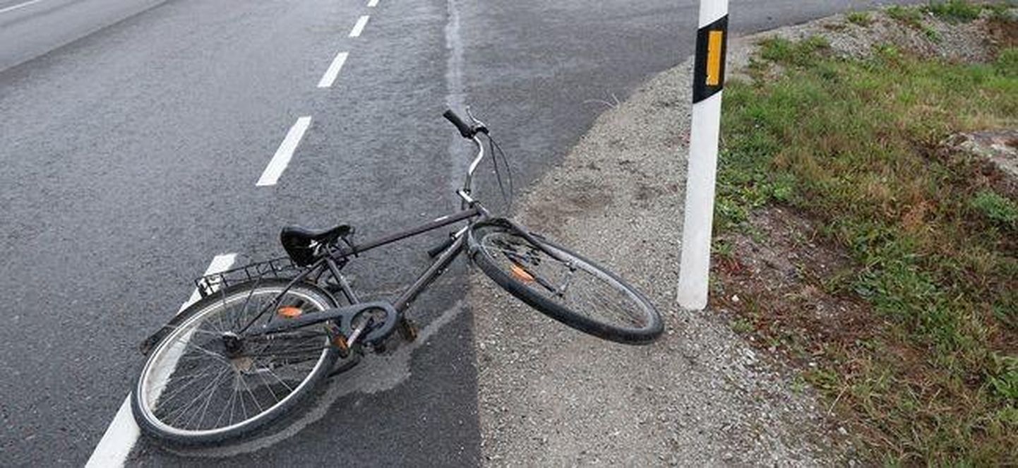 Liiklusõnnetus jalgratturiga. Foto on illustratiivne.
