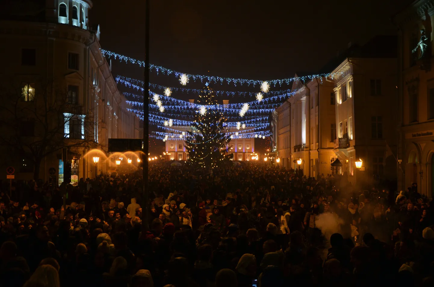 Aastavahetus Tartu raeplatsil.