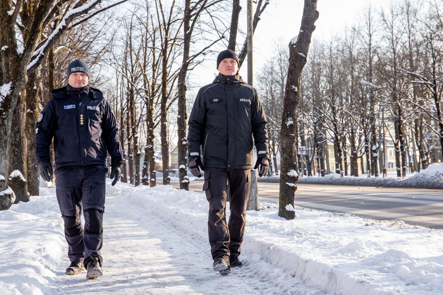Pärnu politseijaoskonna juhi Üllar Kütt (vasakul) sõnutsi tuli pühade ajal roolist kõrvaldada mitu joobes juhti.