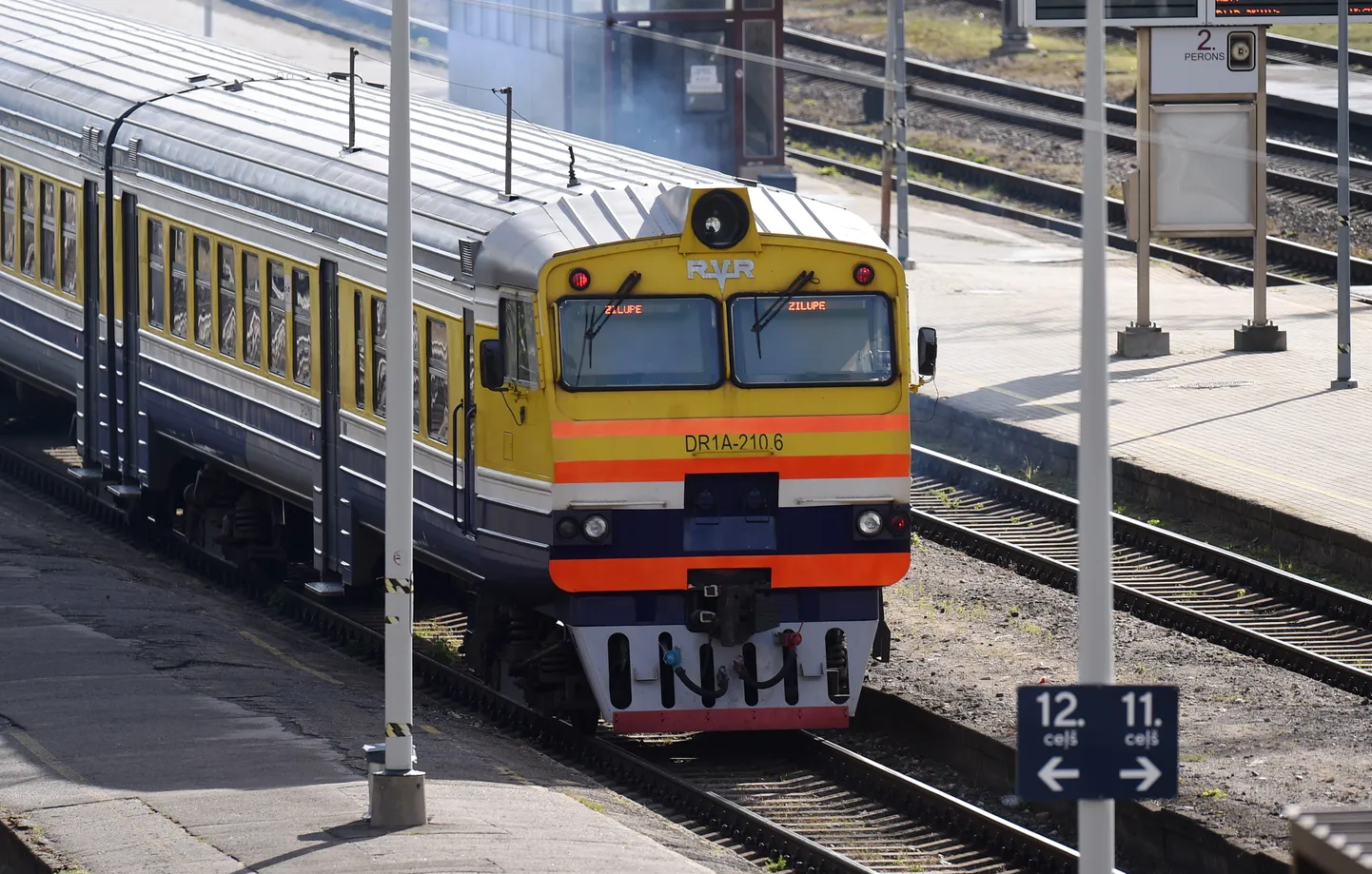 Vilciens Rīgas Centrālajā dzelzceļa stacijā.