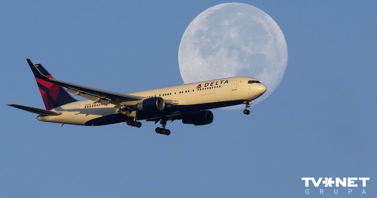 Delta Flight 194 Returns to Atlanta Due to Passenger’s Biohazard Incident: Diarrhea on Plane