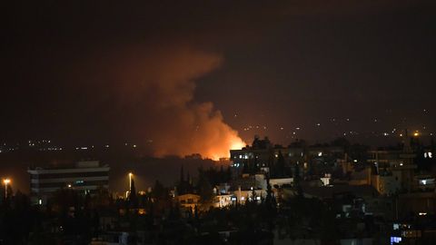 Süüria sõjaväelennuväljal Damaskuse lähedal kostis plahvatusi