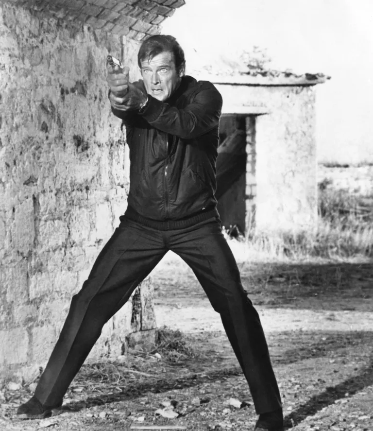 Roger Moore James Bondina filmis «For Your Eyes Only»