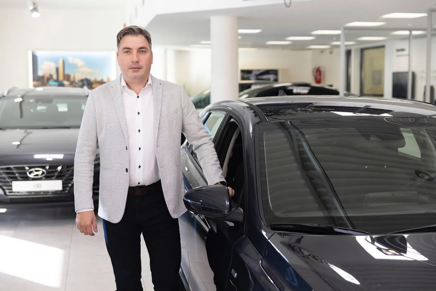 Janek Eskori (pildil) hinnangul tuleb Eestis olevatest autodest kindlasti puudu, kui kõik, kes plaanivad enne aastalõppu autot vahetada, oma mõtte teoks teevad.