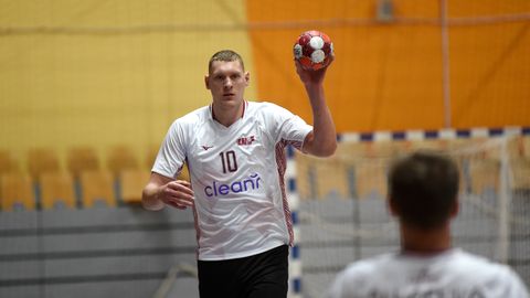 Krištopānam pieci vārti uzvarētā Vācijas bundeslīgas mačā