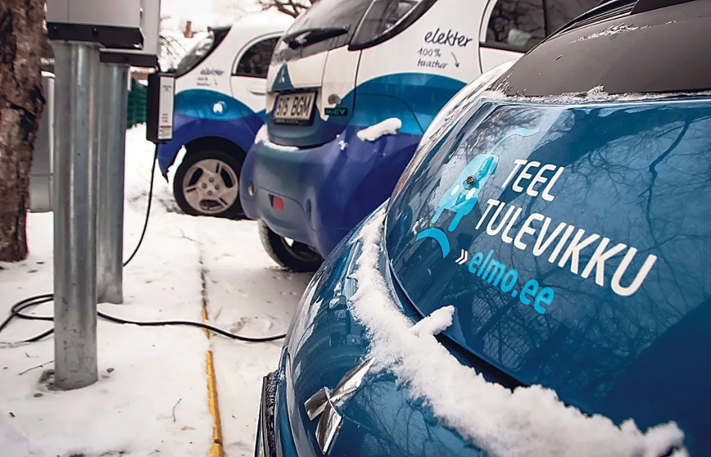 Pärnu eakate avahoolduskeskuse neljast elektriautost ühel ilmnesidki piduriprobleemid.