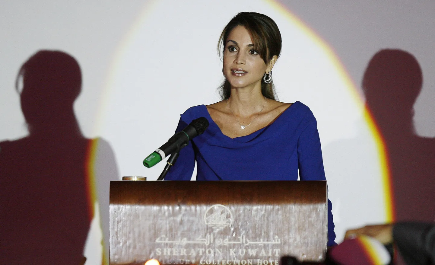 Rania al-Abdullah heategevuslikul üritusel.