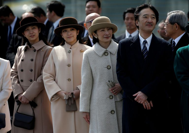 Jaapani prints Akishino, ta naine, printsess Kiko ning nende tütred, printsess Mako ja printsess Kako