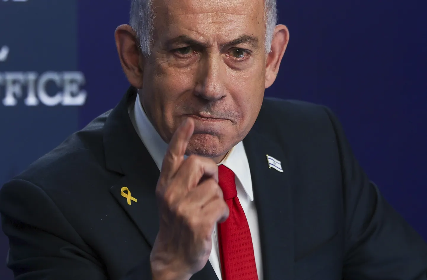 Benjamin Netanyahu pressikonverentsil.