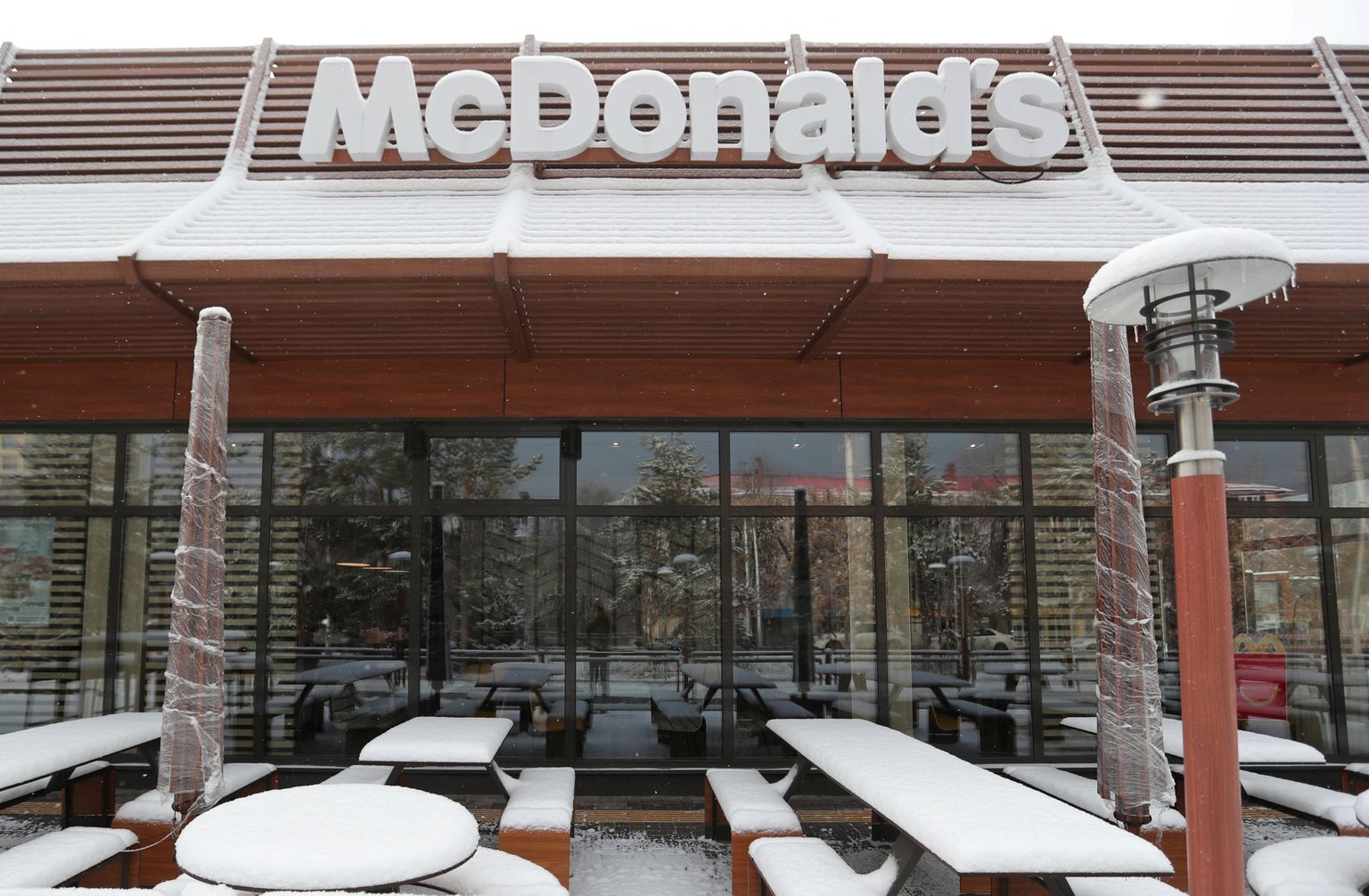 Suletud McDonald'si restoran Almatõs, Kasahstanis.
