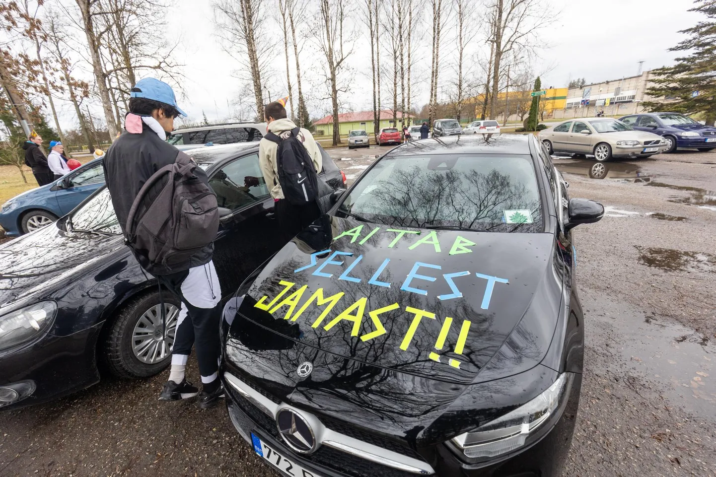 Koolides peetakse tutipidusid, aga kuhu viib haridustee edasi?