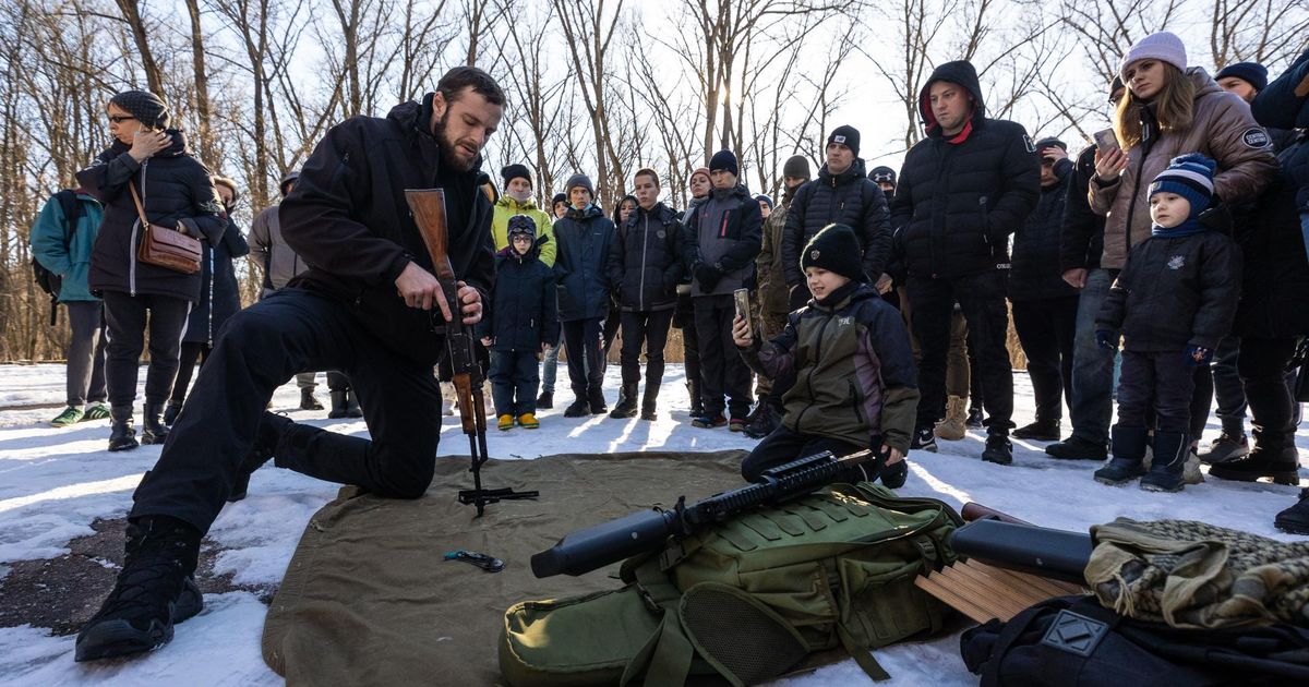 Сражаются сейчас. Началась война.