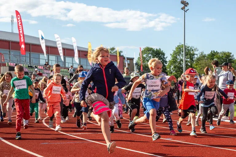 Kuni seitsmeaastased lapsed said Heino Lipu staadionil teha kaasa tillujooksus.
