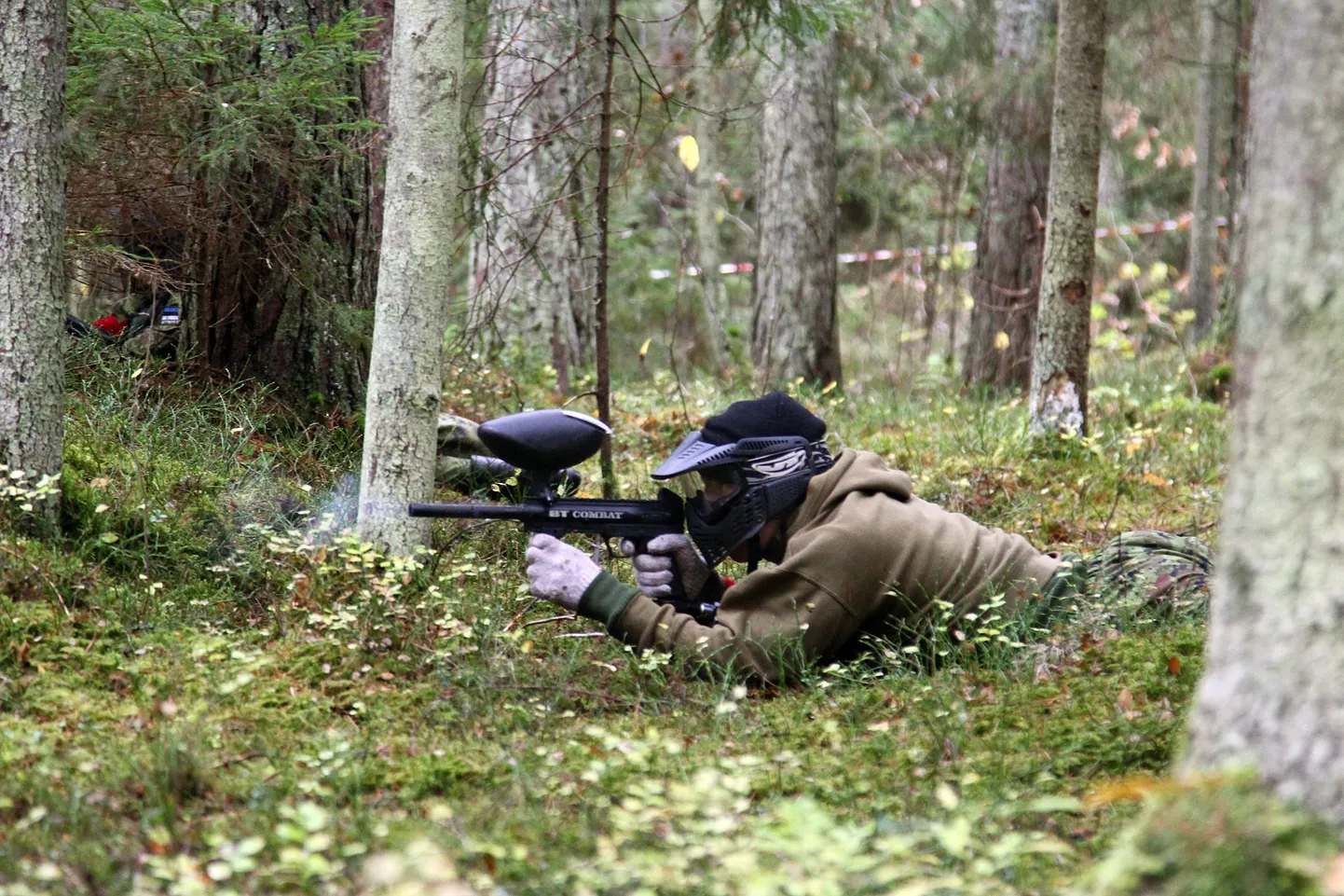 Kuigi paintball ehk värvikuulilahing on meelelahutuslik ja osalejatele lõbus ajaviide, on võitmiseks vaja head meeskonnatööd ja vastaste ülekavaldamist.