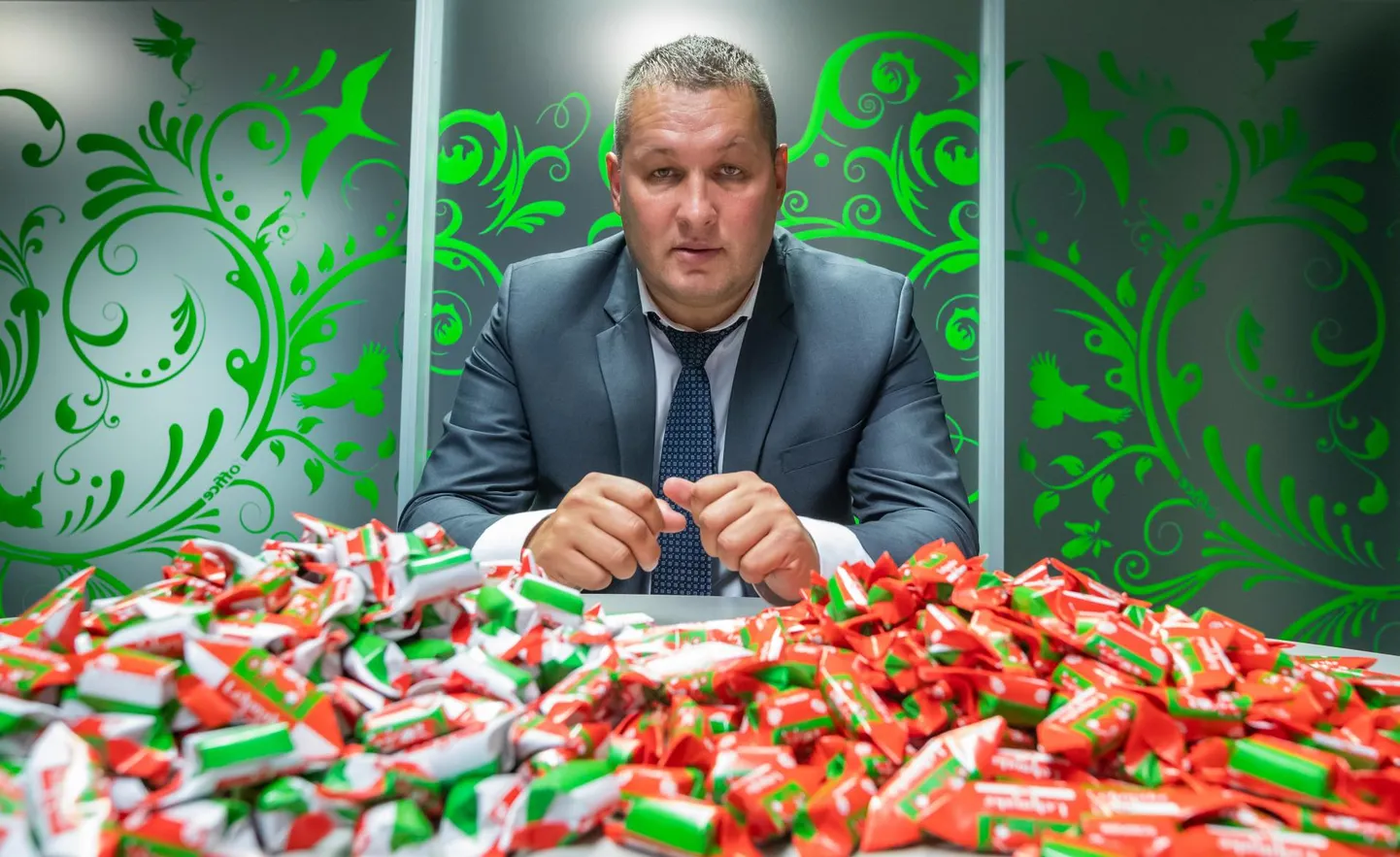 Ettevõtja Urmas Velleste lubab Lehmakese kaubamärgi kaaperdajatele pikka kohtuteed.