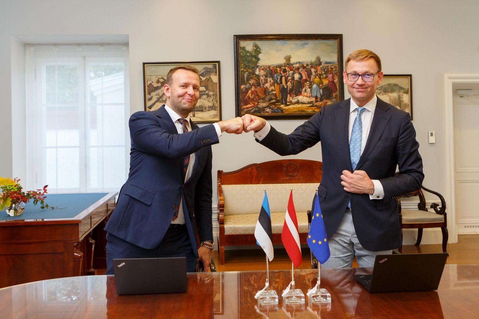 Eesti poolt allkirjastasid leppe tervise- ja tööminister Peep Peterson ning siseminister Lauri Läänemets.