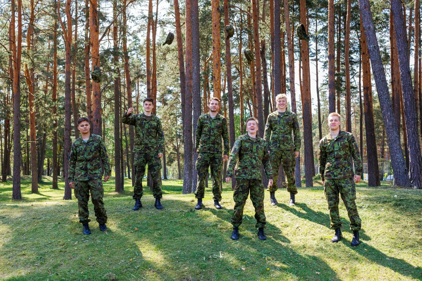 Mullu suvel teenistust alustanud Quoc Dai Tran (vasakult), Robin Kuusk, Karl Gustav Kokka, Karl-Markus Kingu, Miikael Johann Raassalu ja Adrian Sikk arvatakse järgmine nädal reservi.