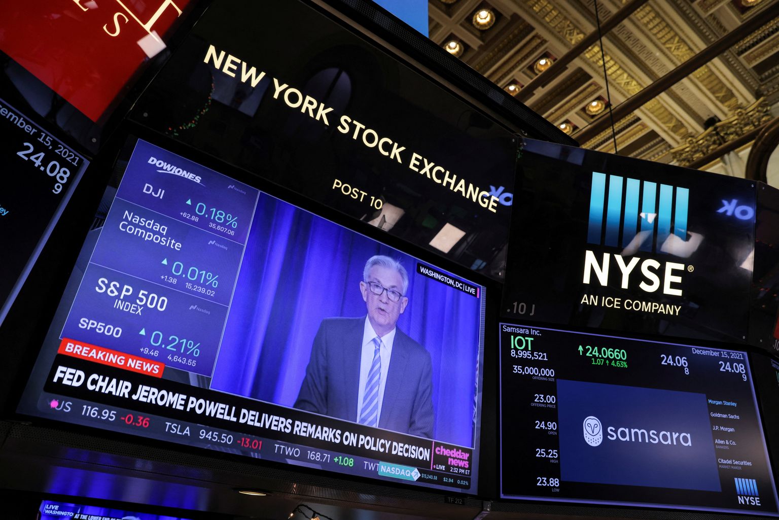 Fedi esimees Jerome Powell 5. detsembril 2021 New Yorgi aktsiabörsi ekraanil sõnu seadmas.