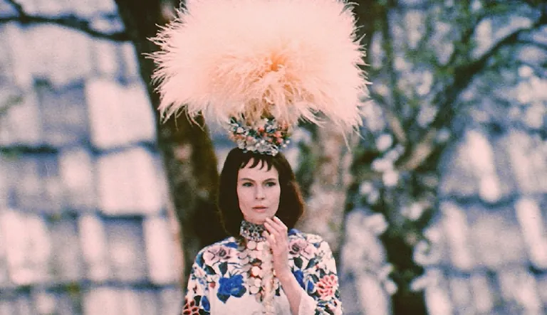 Кадр из фильма «Белая птица с черной отметиной» (1971, Юрий Ильенко).