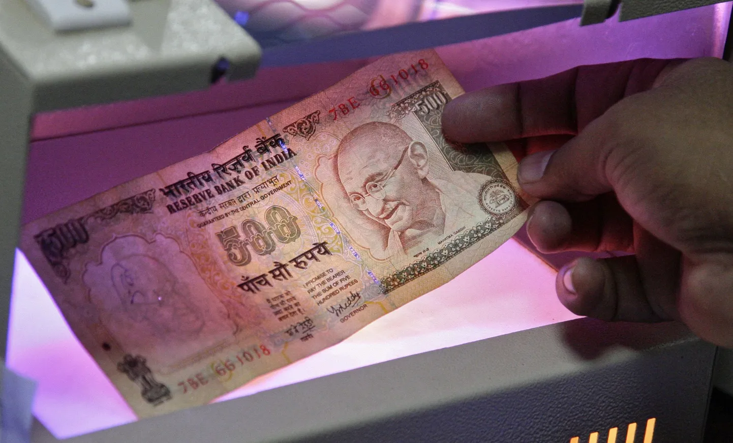 India õpetaja avastas oma pangakontolt 10 miljardit dollarit