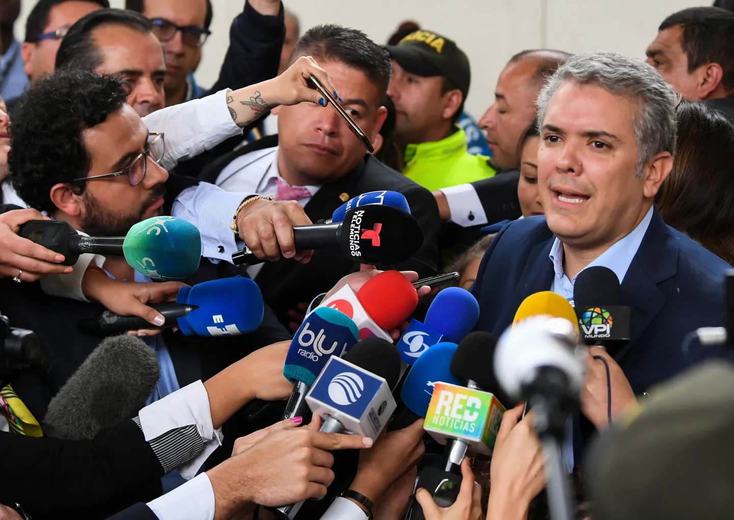 Ivan Duque pressiga vestlemas.