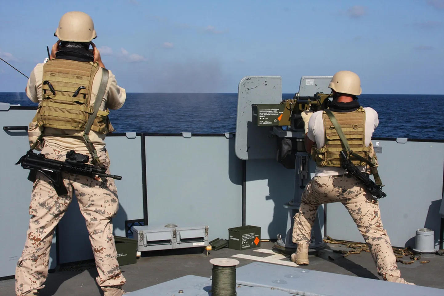 Eesti laevakaitsjad eelmisel aastal Saksa fregati Hamburg pardal Djibouti ranniku lähedal.