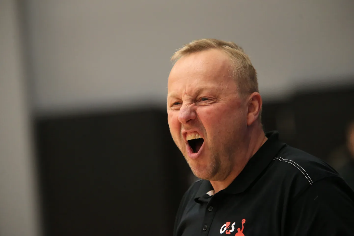 Aivar Kuusmaa töötab praegu Audentese spordigümnaasiumis korvpallitreenerina.