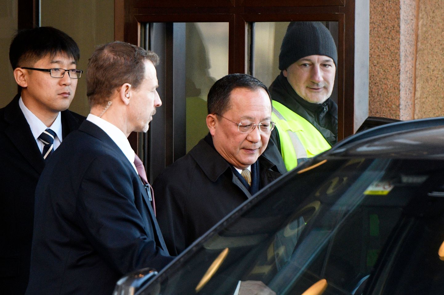 Põhja-Korea välisminister Ri Yong-Ho täna hommikul Stockholmis pärast kohtumist Rootsi peaministri Stefan Löfveniga.