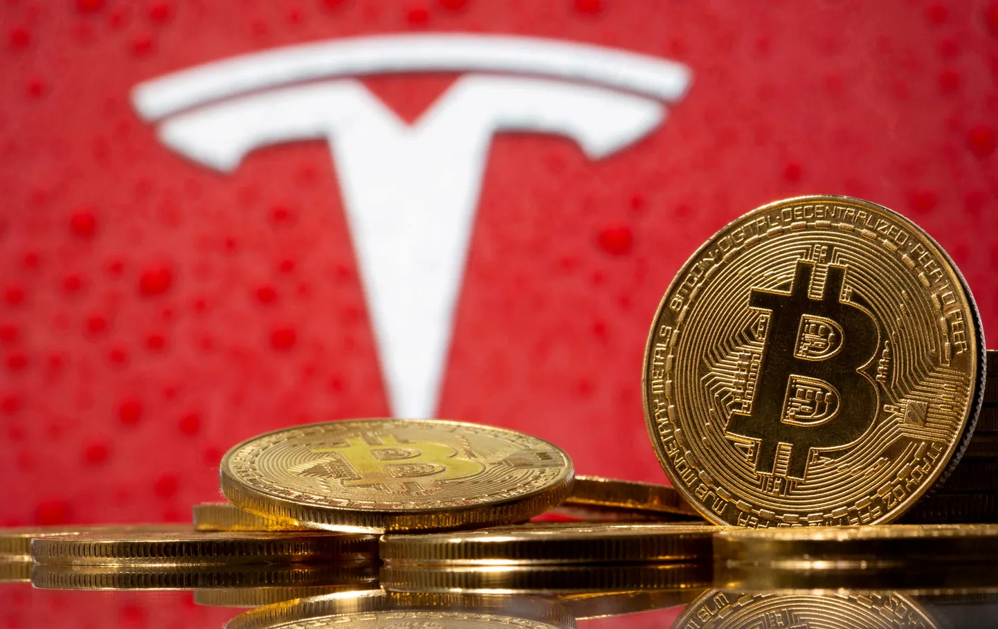 Tesla sõnul oli tal 2021. aasta lõpus ligi 2 miljardi dollari väärtuses Bitcoine.