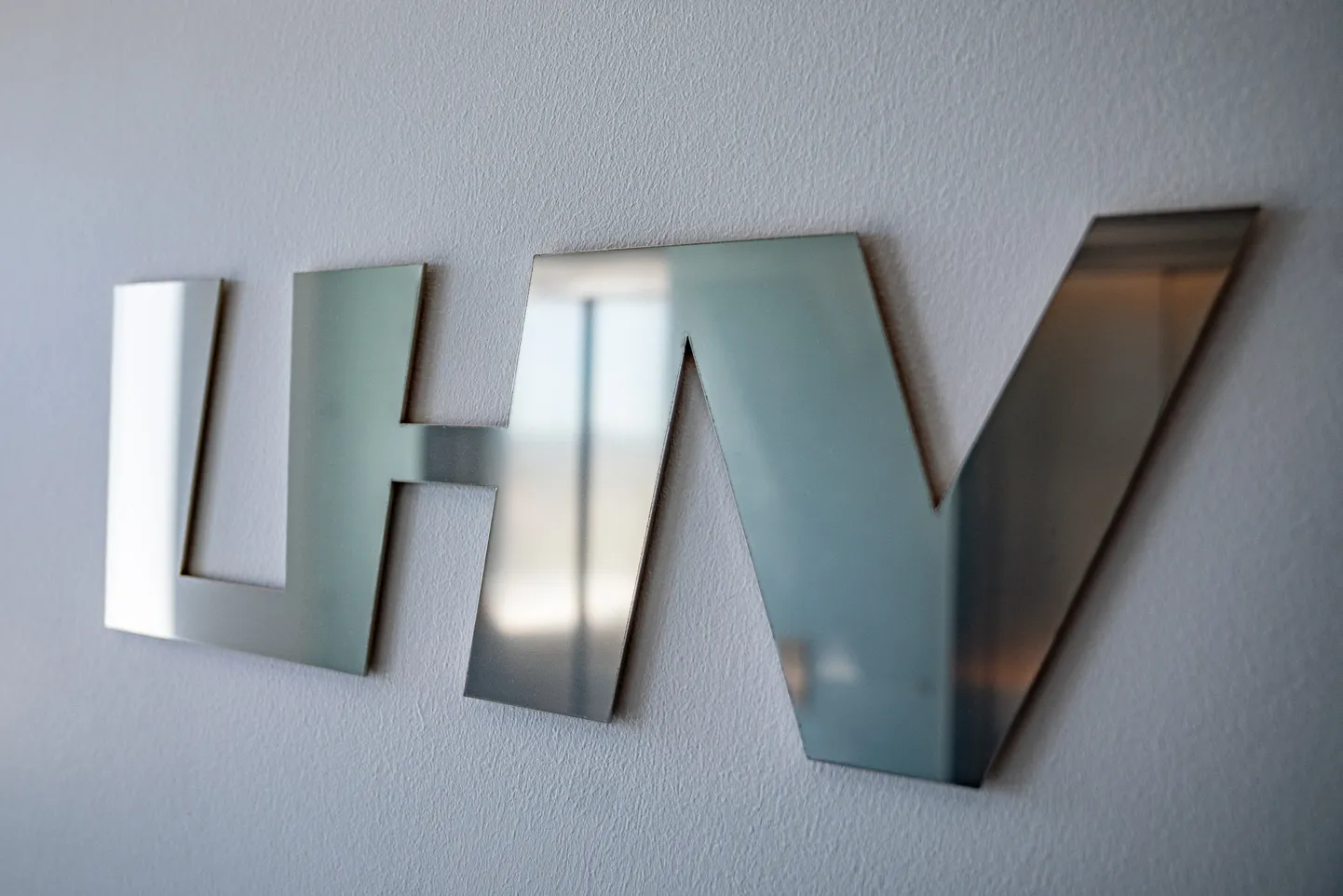LHV logo.